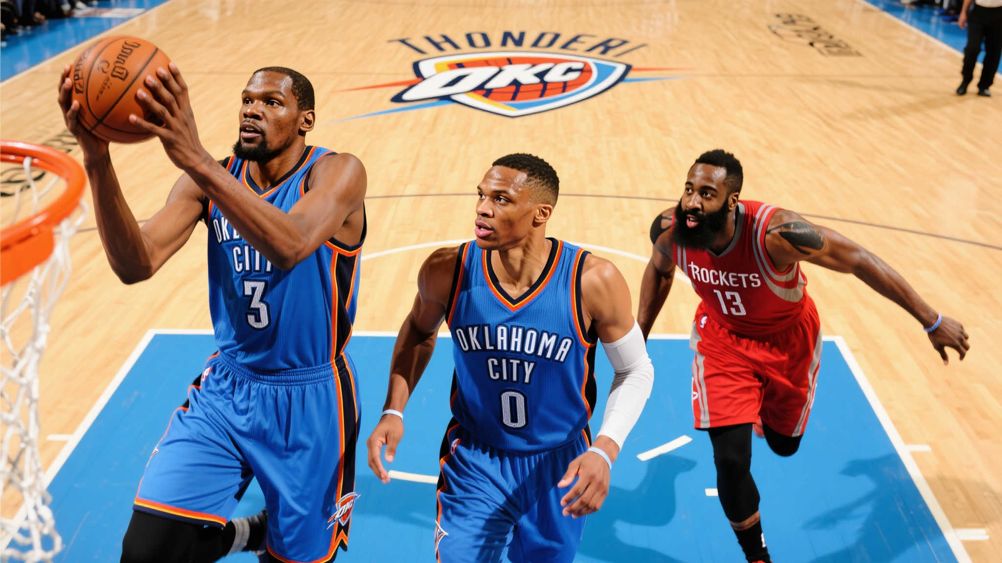 首先，不得不提到三叉戟时期雷霆由凯文·杜兰特、拉塞